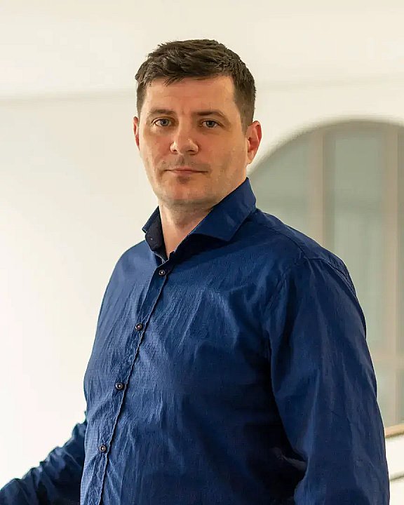 Bogdan Gewald, Founder · Engineering & research at elsyQ